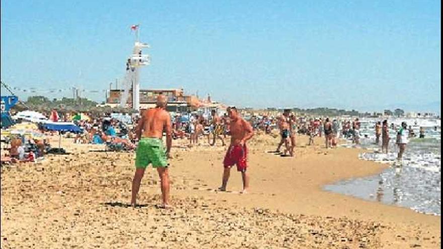 A lo largo del pasado verano se produjeron numerosos rescates de bañistas con advertencia de bandera roja