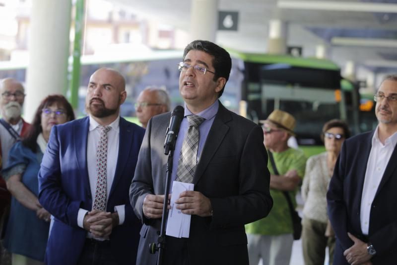 El presidente del Cabildo de Tenerife, Pedro Martín, y el director insular de Movilidad, José Alberto León, asisten a la inauguración de la estación de guaguas de Puerto de la Cruz | 22/11/2019 | Fotógrafo: Delia Padrón