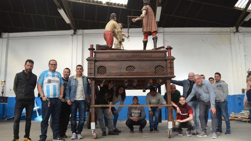 Semana Santa en Benavente: Últimos preparativos en la Ermita de la Soledad