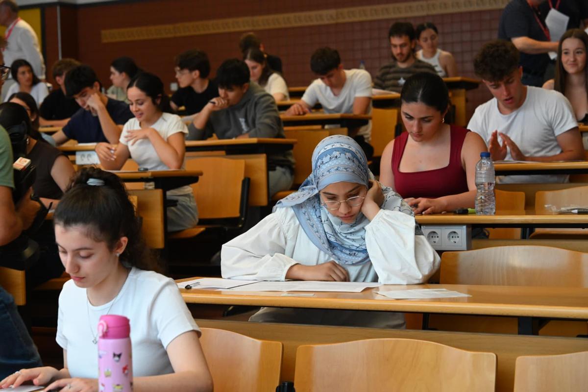 La Selectividad arranca en la UMH entre nervios e ilusión