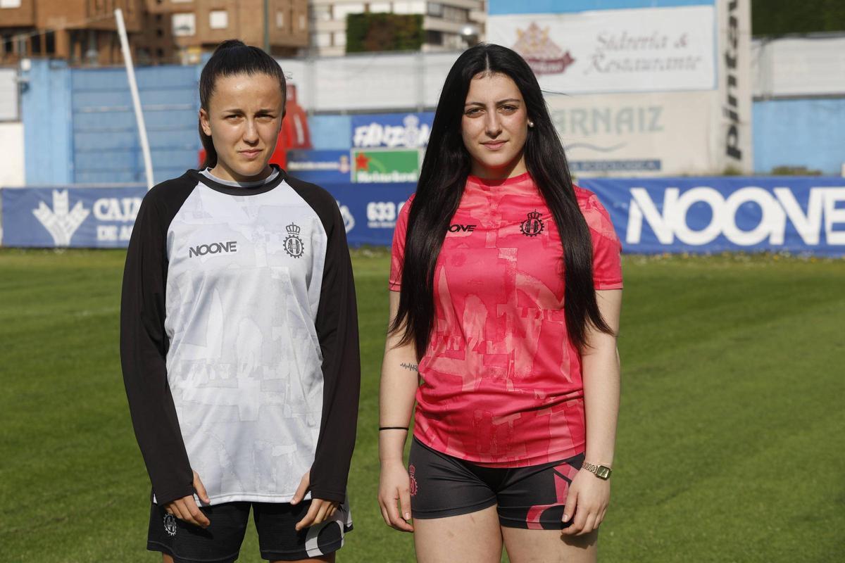 Las jugadoras del Avilés, Lucía Ayuso y Paula Medrano, ayer, en el Suárez Puerta.