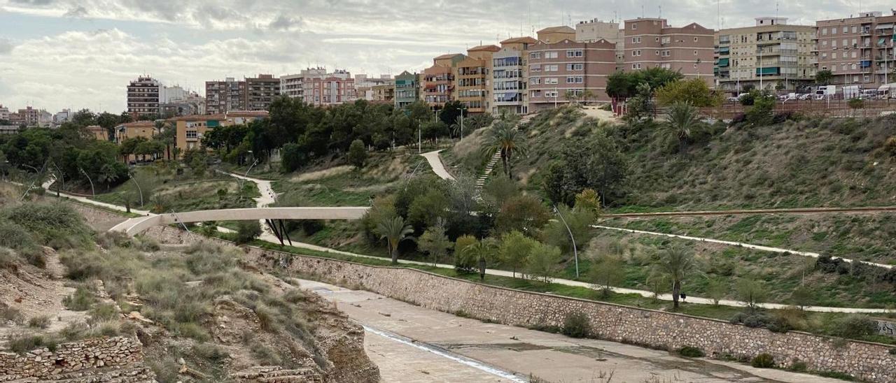 El barrio de Carrús contará con una pasarela a la ladera que conectará con el Valle Trenzado. | MATÍAS SEGARRA