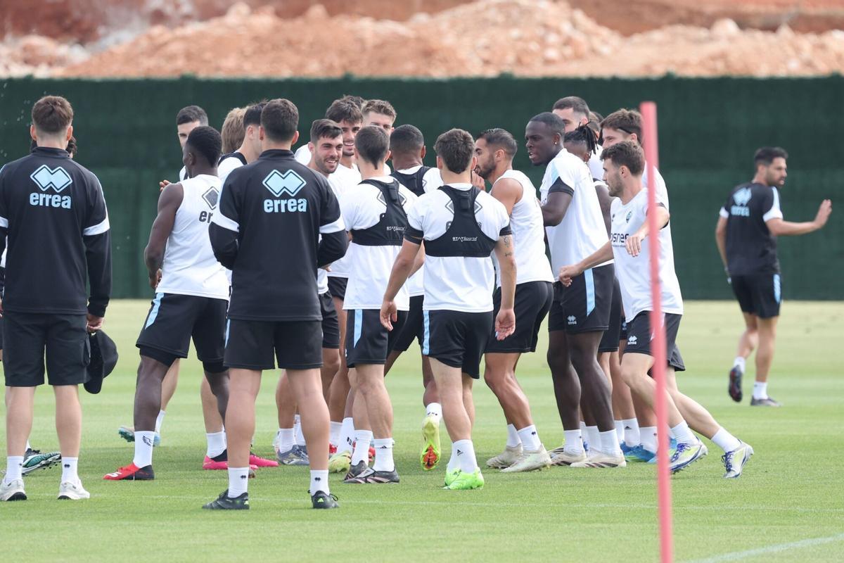 Galería | El CD Castellón entrena en la Ciudad Deportiva Globeenergy antes de la visita a la AD Ceuta