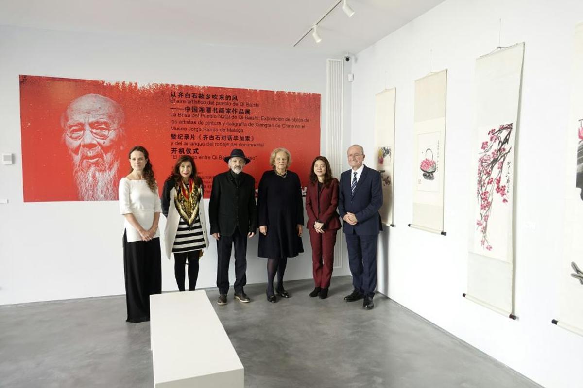 El Museum Jorge Rando expone la muestra The breeze from Qi Baishi’s hometown, en la que por primera vez en nuestro país se pueden contemplar las obras del reconocido creador chino que tanto elogió el genio de la plaza de la Merced. La excepcional exposición sólo se podrá visitar hasta el próximo viernes
