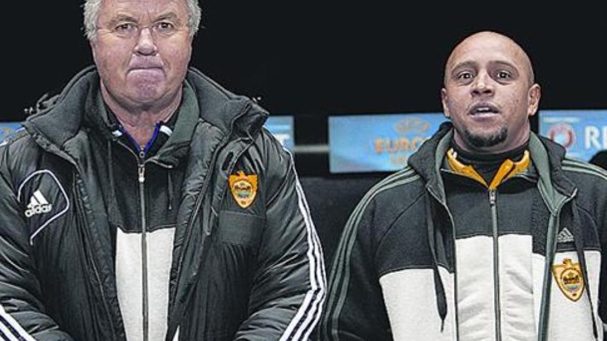 PASADO IRREPETIBLE. Hiddink y Roberto Carlos, extécnicos del Anzhi.