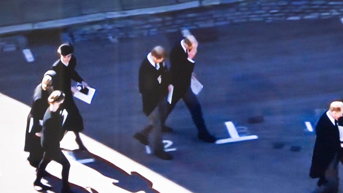 El principe Harry y el principe Guillermo juntos en el funeral del duque de Edimburgo