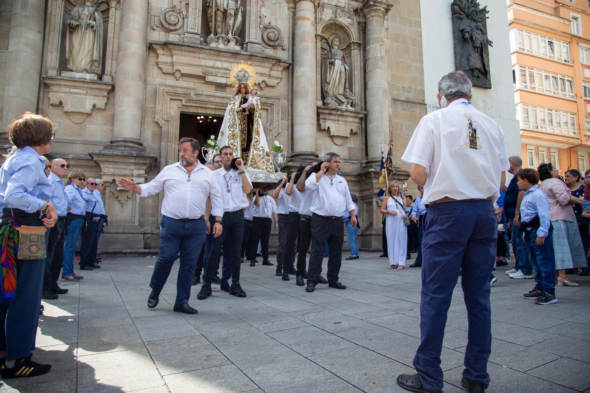 Los marineros de A Coruña celebran la festividad de la Virgen del Carmen