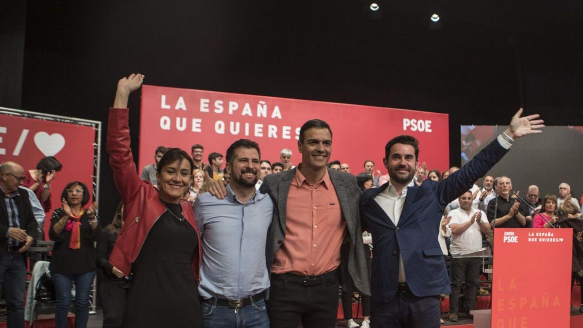 Pedro Sánchez con Luis Tudanca, Antidio Fagúndez y Ana Sánchez en su mitin en Zamora en 2019. | Emilio Fraile