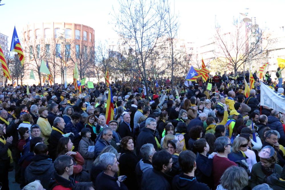 La Marxa Groga es concentra davant la subdelegació del govern espanyol a Girona