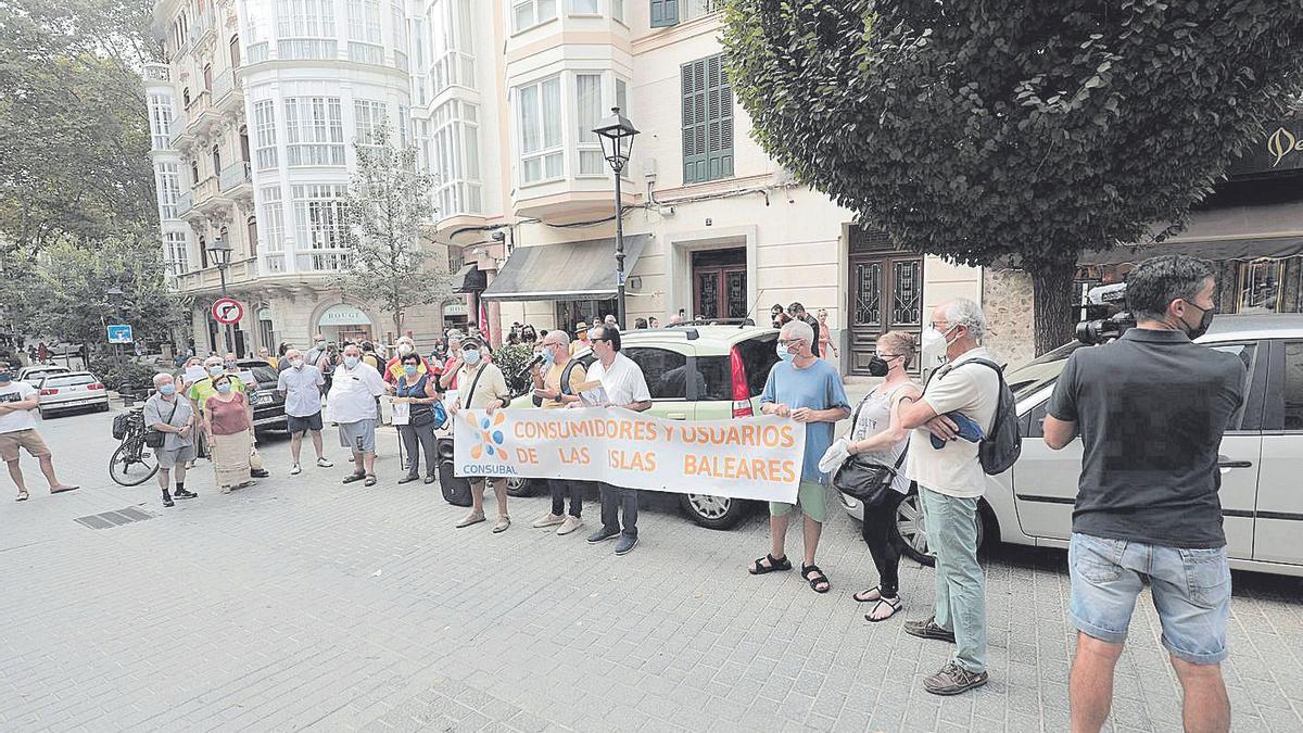 Protesta en Palma contra la subida de la factura de la electricidad