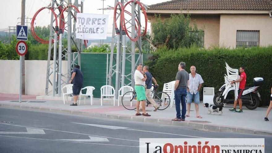 Protesta de alta tensión en La Arboleja