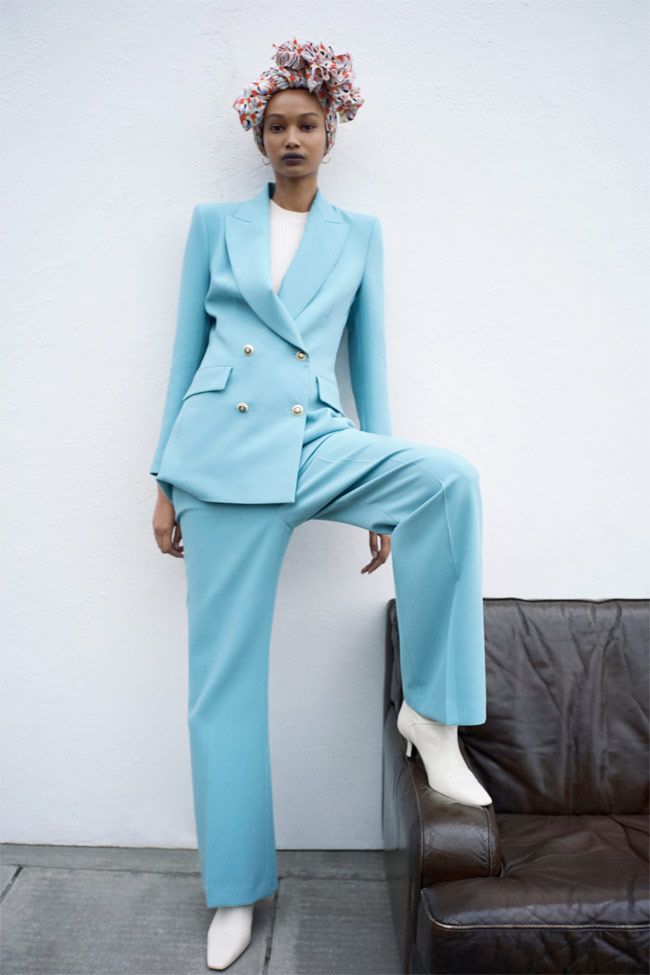 Traje azul de chaqueta y pantalón, de la nueva colección de Zara