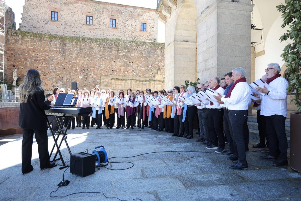 Galería | Así ha sido el acto del Ayuntamiento de Cáceres por el Día de las Altas Capacidades