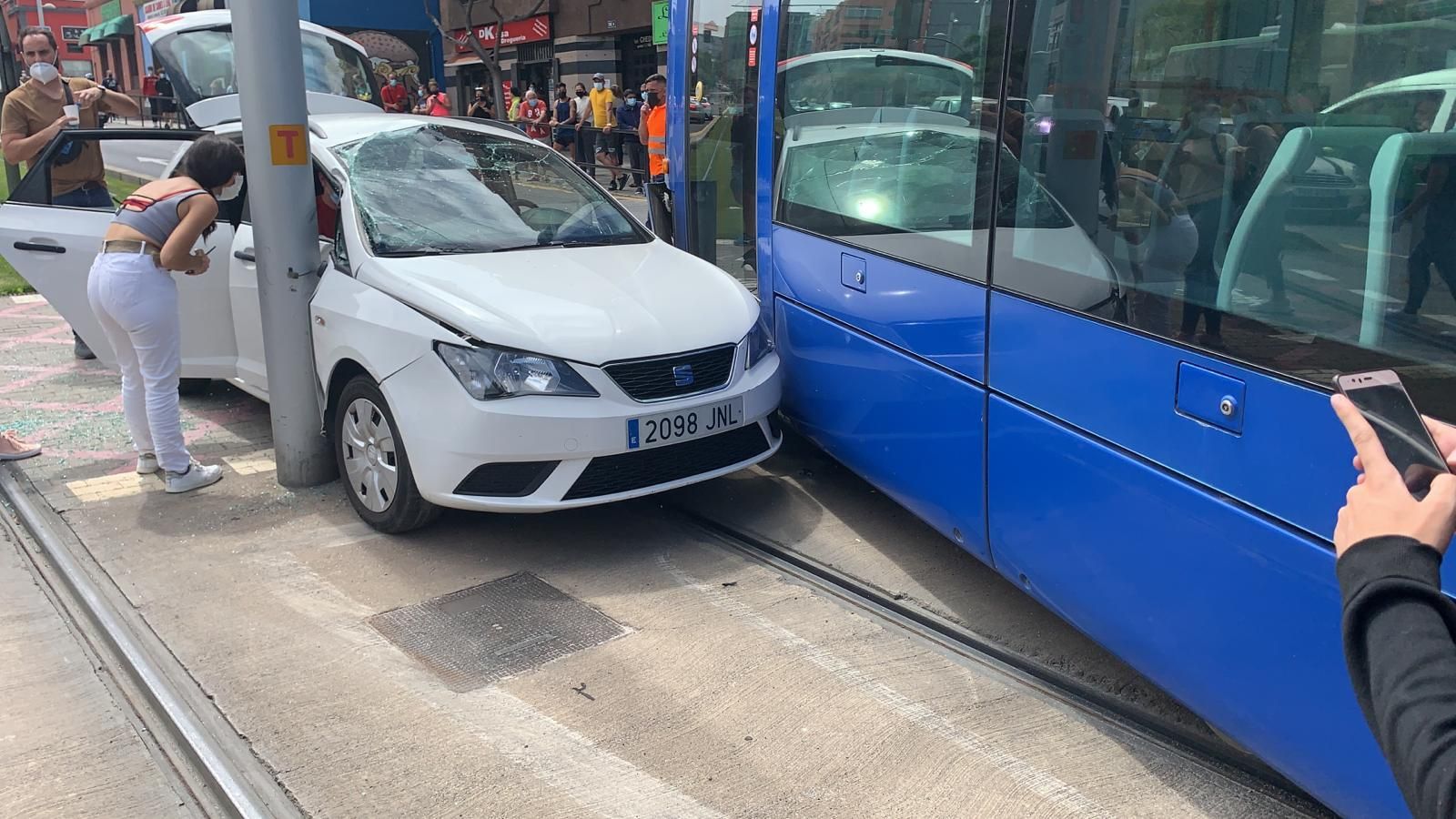 Colisión de un turismo con el tranvía