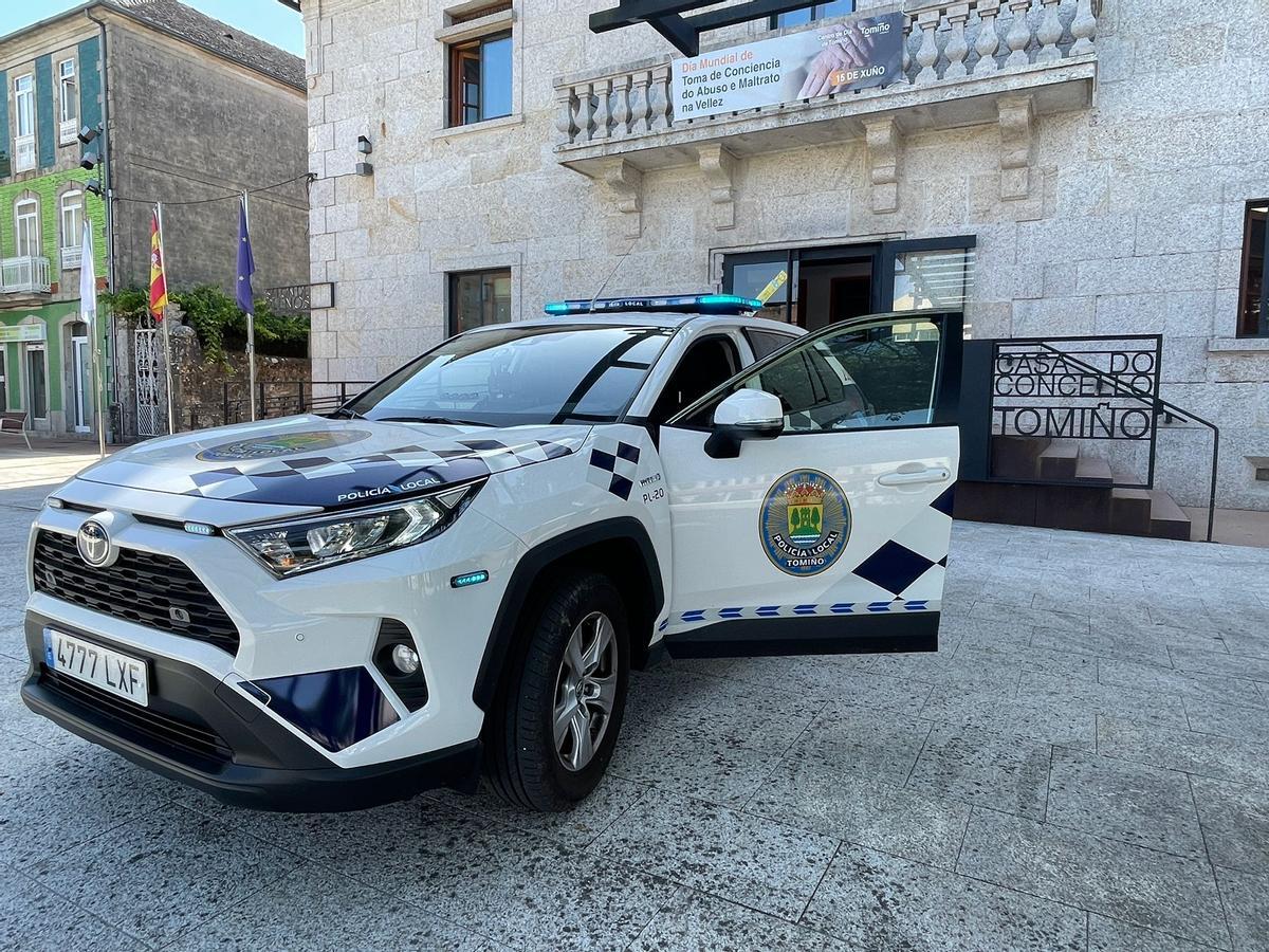 Un vehículo de la Policía Local de Tomiño.