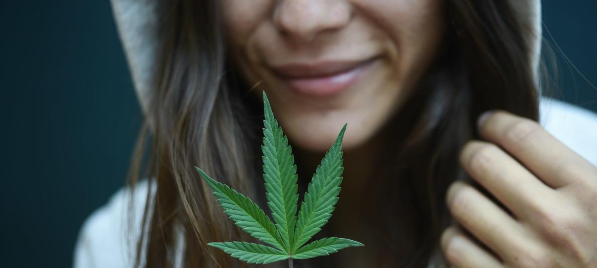 La marihuana puede perjudicar la fertilidad femenina.