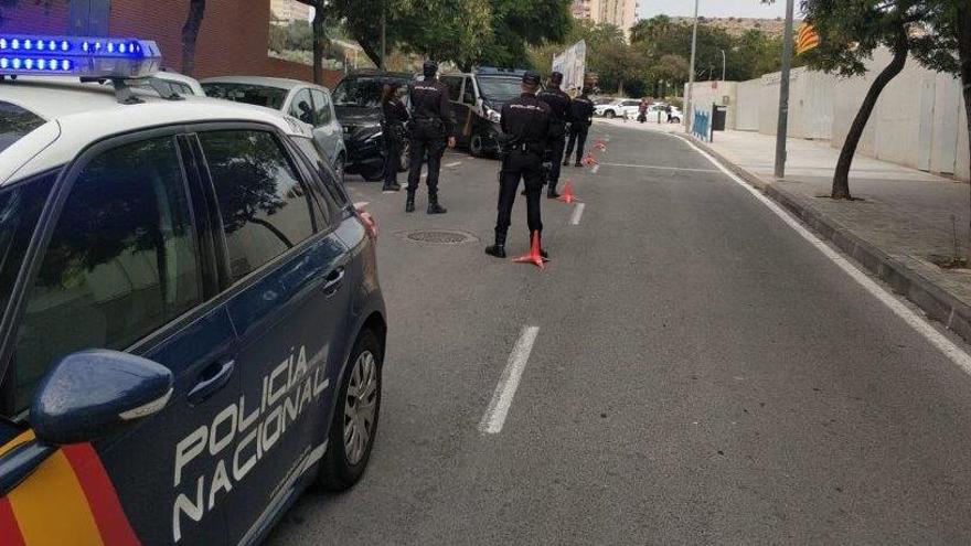 Detenido en Alicante por llevar cocaína, &#039;speed&#039; y éxtasis bajo la palanca de cambios del coche