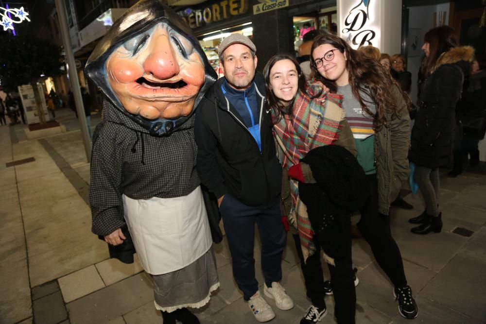 Asistentes a la inauguración de la exposición.