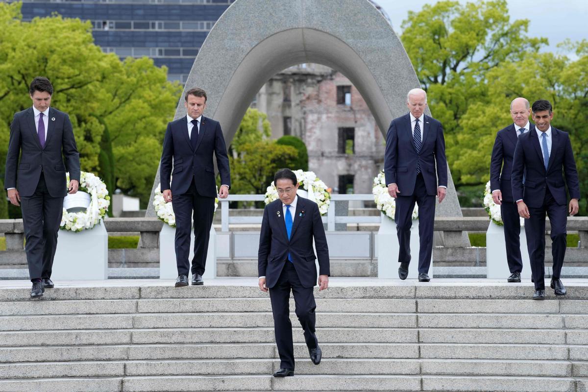 Los líderes del G7 visitan el Memorial Park para las víctimas de la bomba atómica en Hiroshima, entre protestas