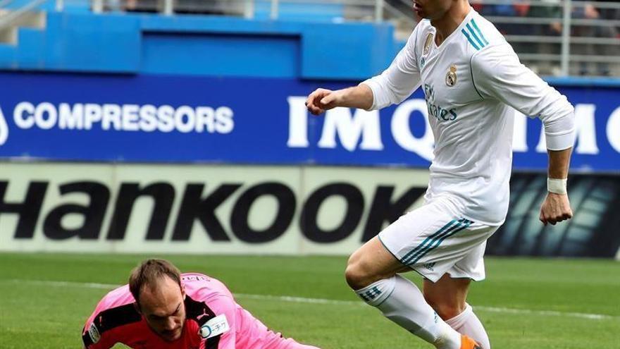 Dos goles de Cristiano dan la victoria al Real Madrid en Eibar (1-2)