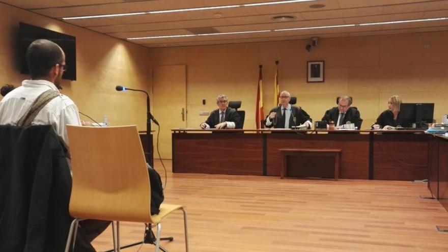 El processat per la fulla de cocaïna, en el judici a l&#039;Audiència de Girona.