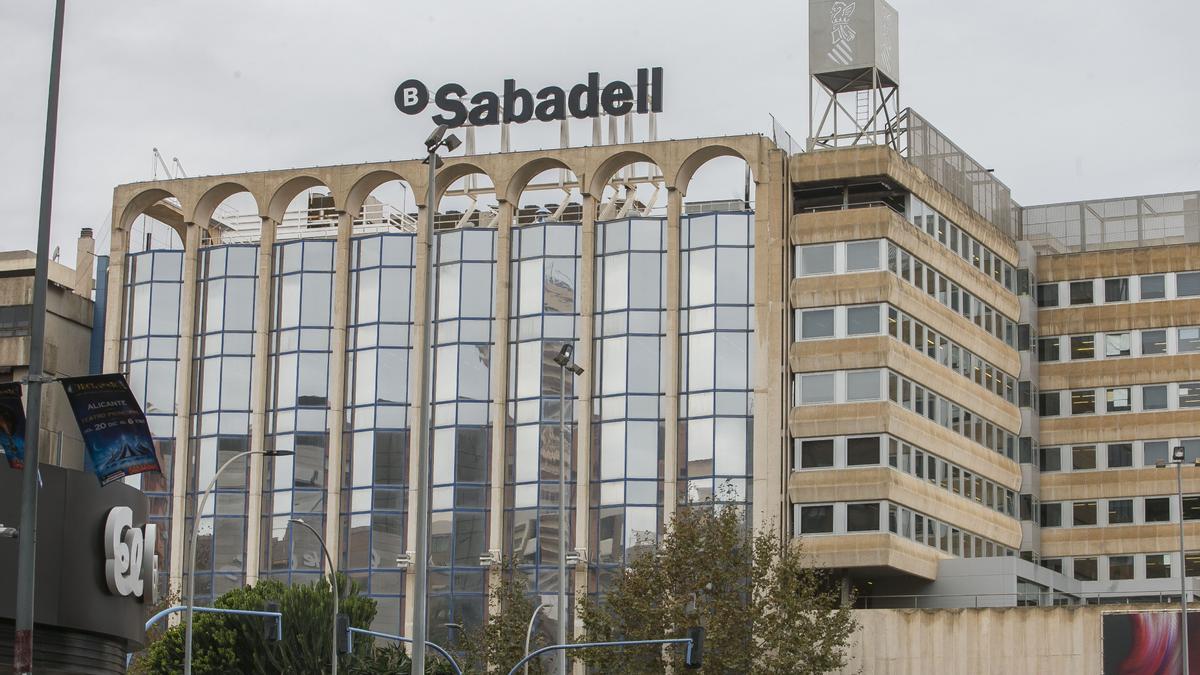 La sede del Sabadell en Alicante.