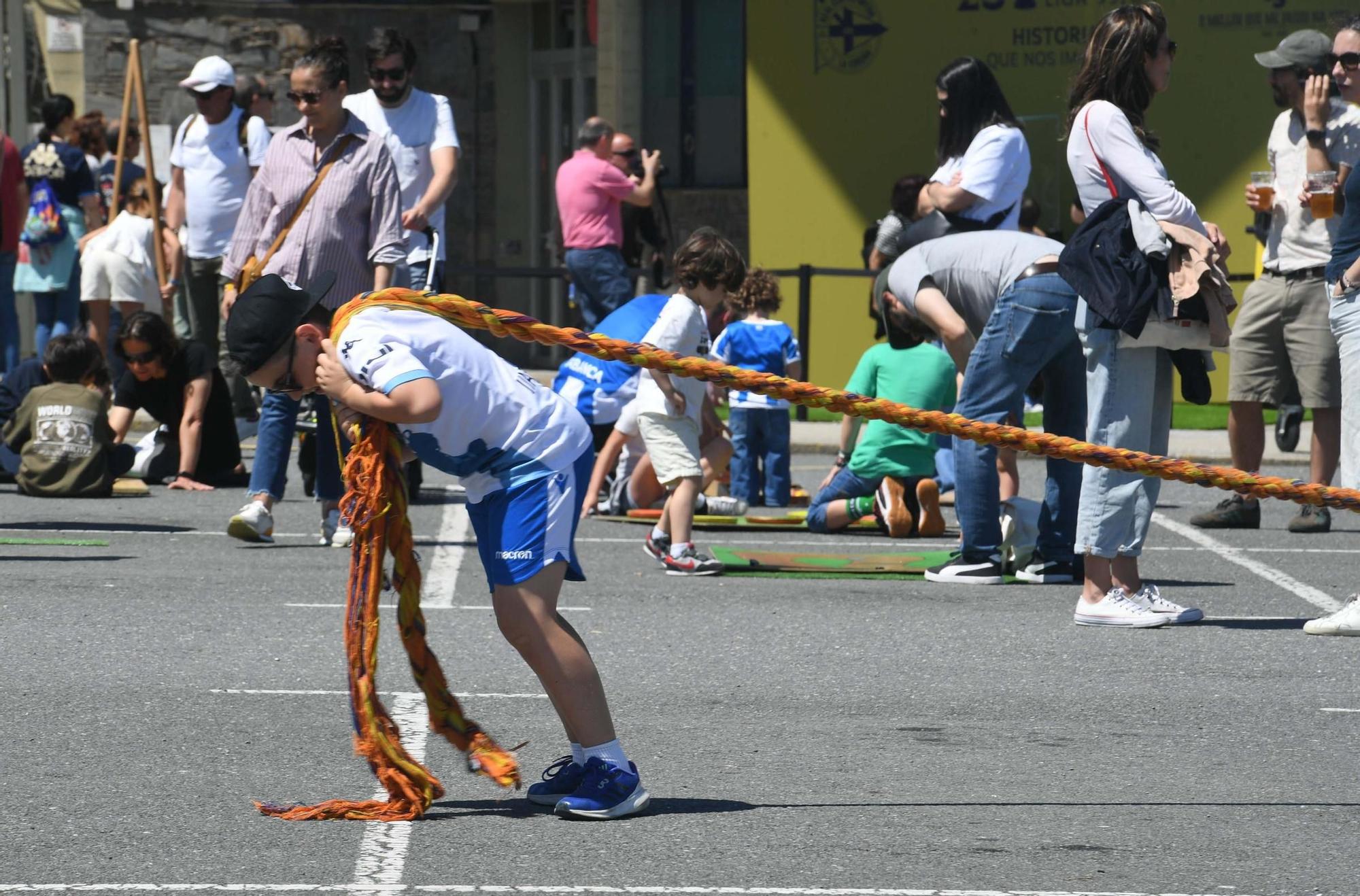 Fiesta blanquiazul en Riazor por el 25ª aniversario de la Liga del Dépor