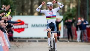 Van der Poel triunfó en Amberes