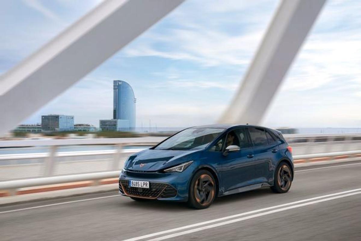 Este coche eléctrico es español, llega a los 326 CV y cuesta a partir de 36.000 euros sin ayudas