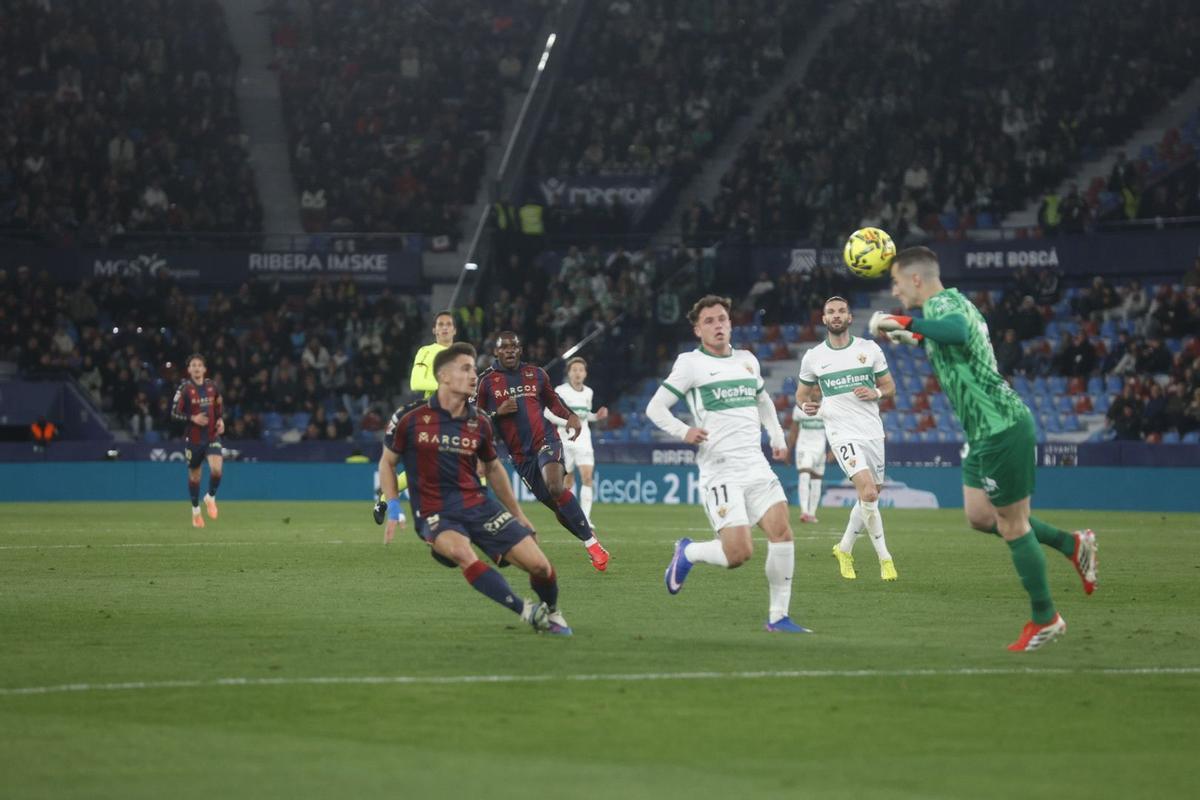 Todas las fotos del Levante - Elche en el Ciutat de València