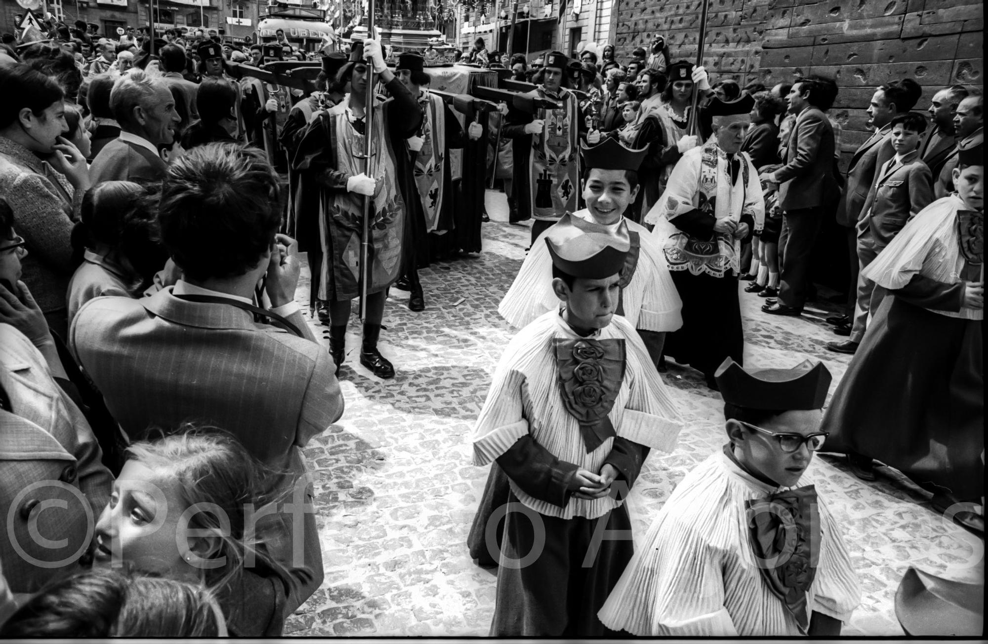 El otro punto de vista de Perfecto Arjones en las fiestas de los Moros y Cristianos de Alcoy en los años 60 y 70.