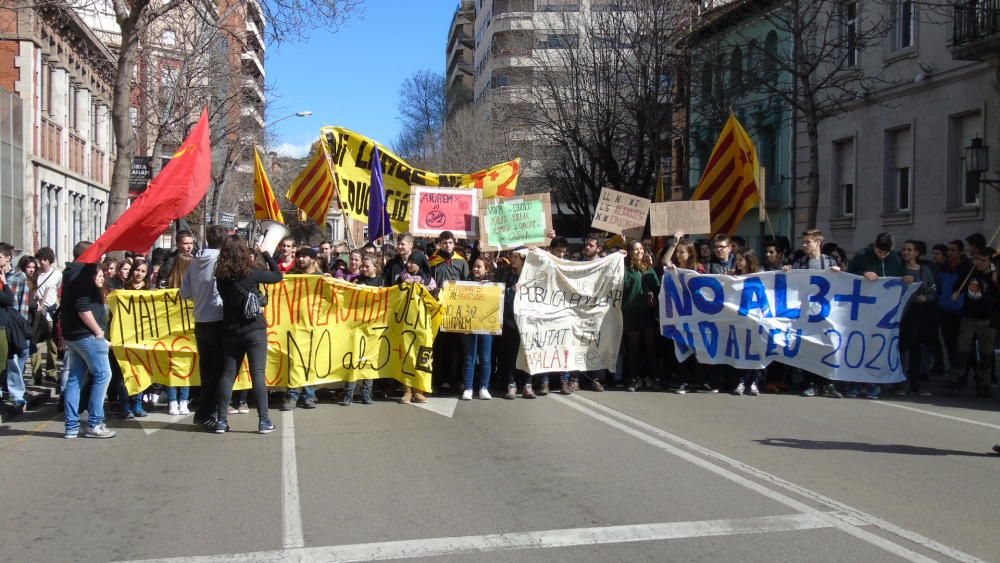 Manifestació 3+2 dels estudiants gironins