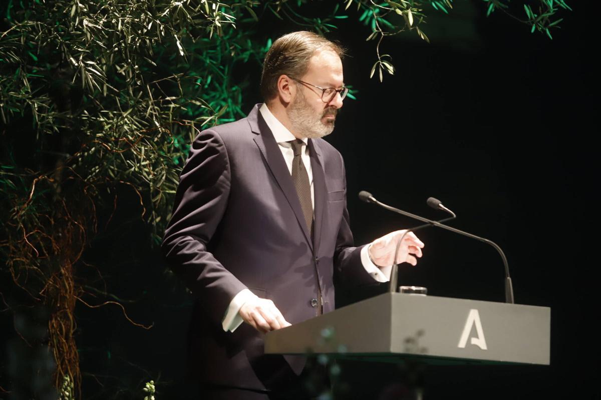 El acto de entrega de las Banderas de Andalucía 2026 de Córdoba, en imágenes