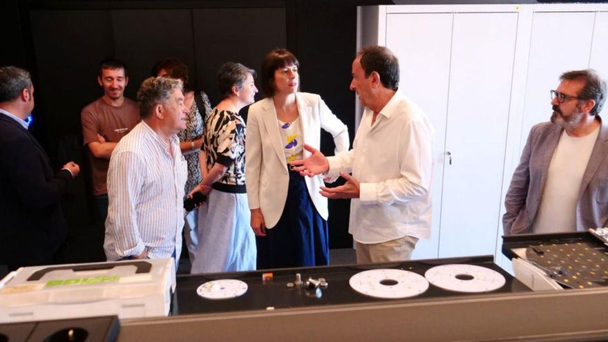 Visita de Ana Pontón, ayer, a la empresa Setga. | FdV