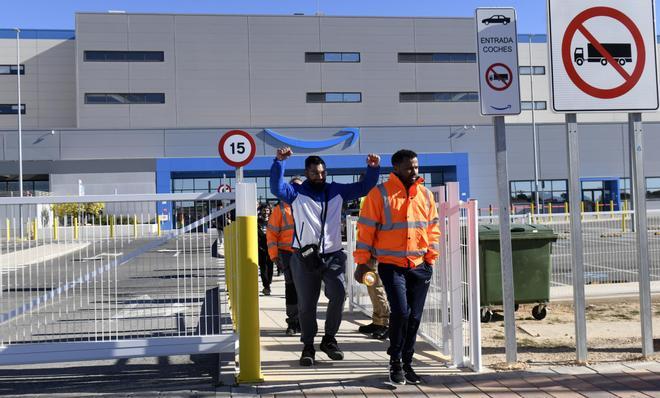 La huelga de los trabajadores de Amazon en Murcia, en imágenes