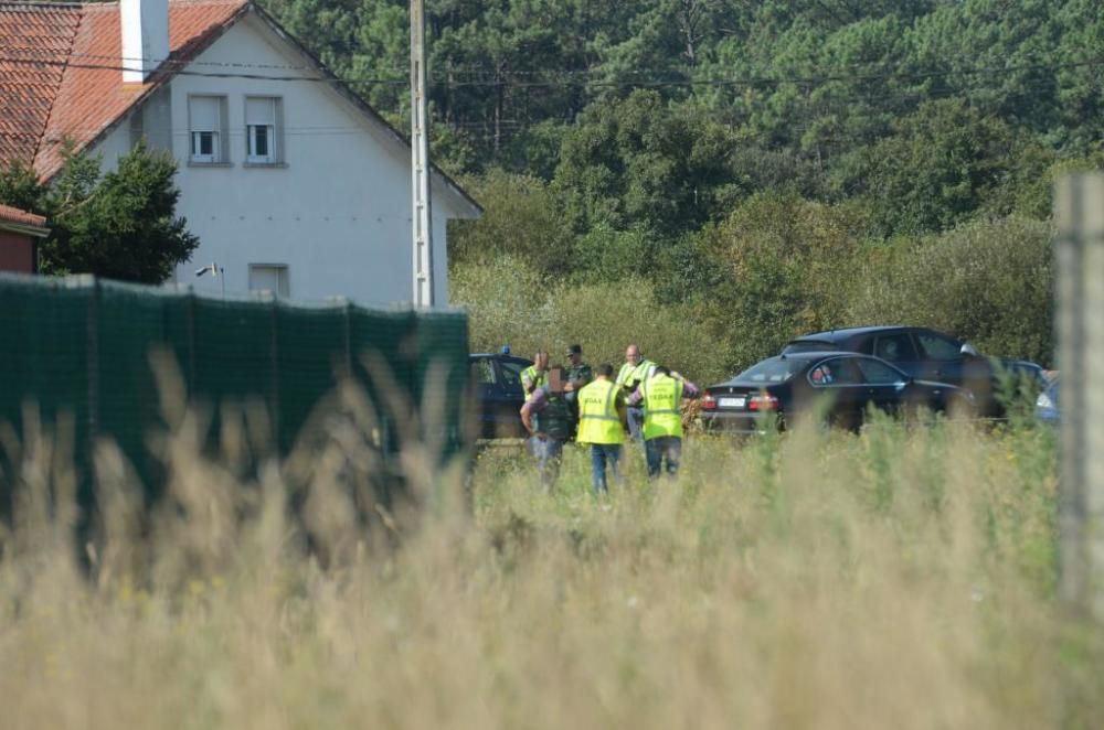 Un hombre mata a su exmujer, a su excuñada y a su exsuegra en Valga delante de sus dos hijos