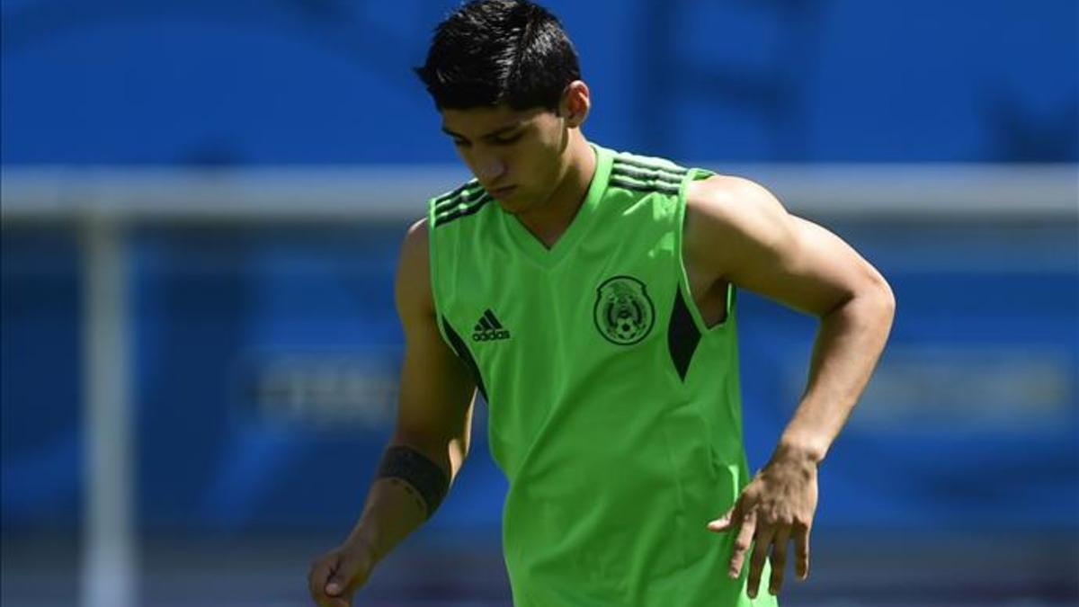 Alan Pulido cumple su primera temporada en el Olympiacos