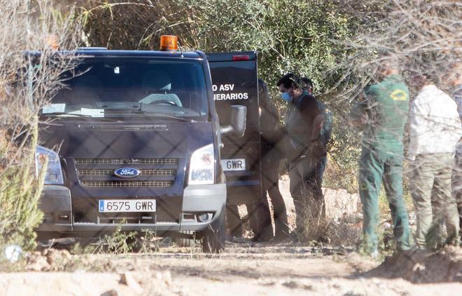 Hallan a un joven de 25 años sepultado bajo escombros en un pozo de La Vila Joiosa