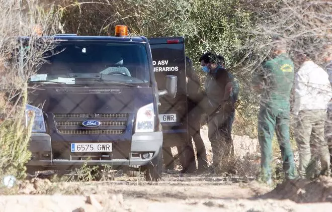 Hallan a un joven de 25 años sepultado bajo escombros en un pozo de La Vila Joiosa