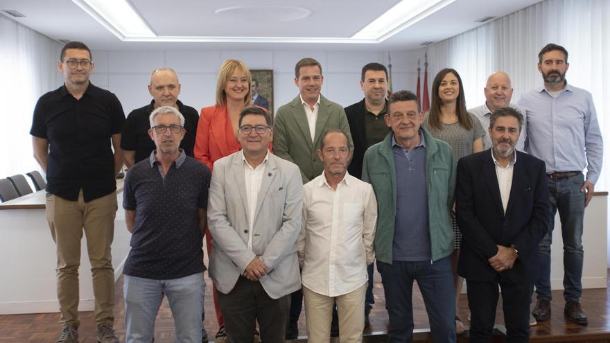 Xàtiva homenajea al personal municipal jubilado en el último año
