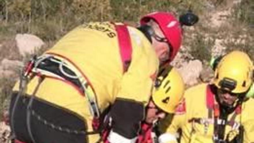 Evacuan en helicóptero a una ciclista de montaña que sufrió una caída en el Montgó