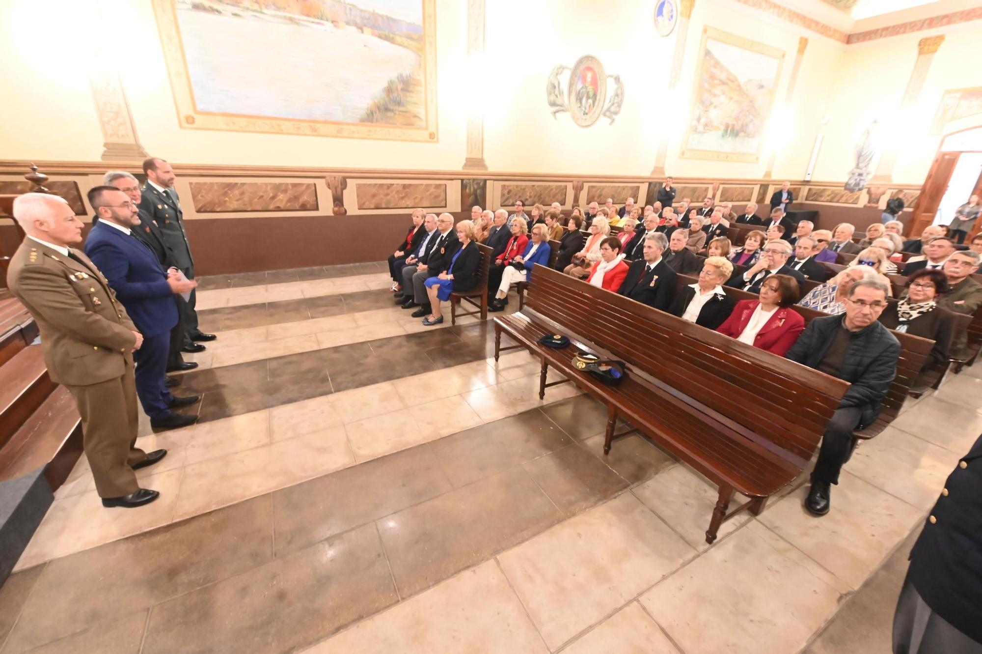 FOTOGALERÍA I La Real Hermandad de Veteranos de las Fuerzas Armadas y la Guardia Civil reconoce a voluntarios en Vila-real