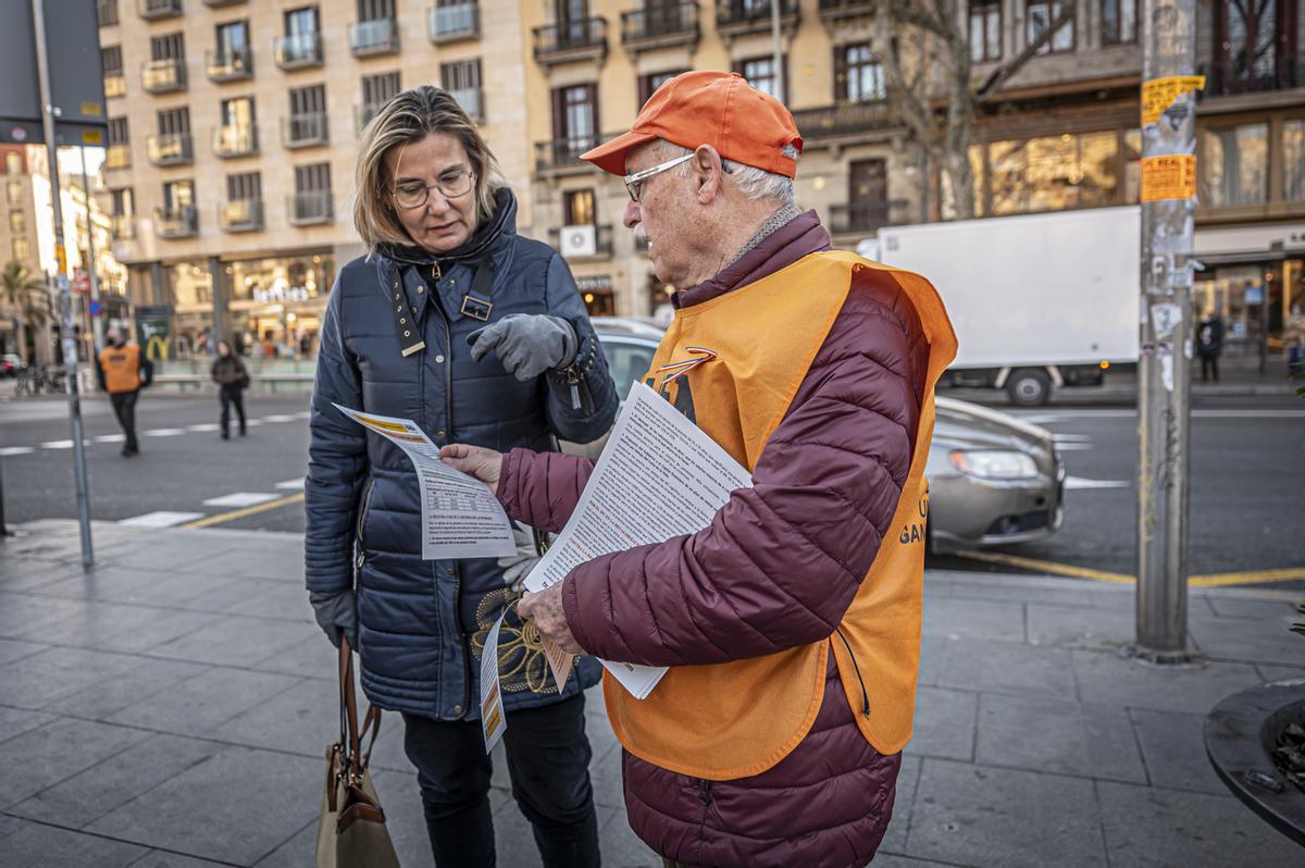 La Coordinadora de pensionistas se manifiesta por el centro de Barcelona