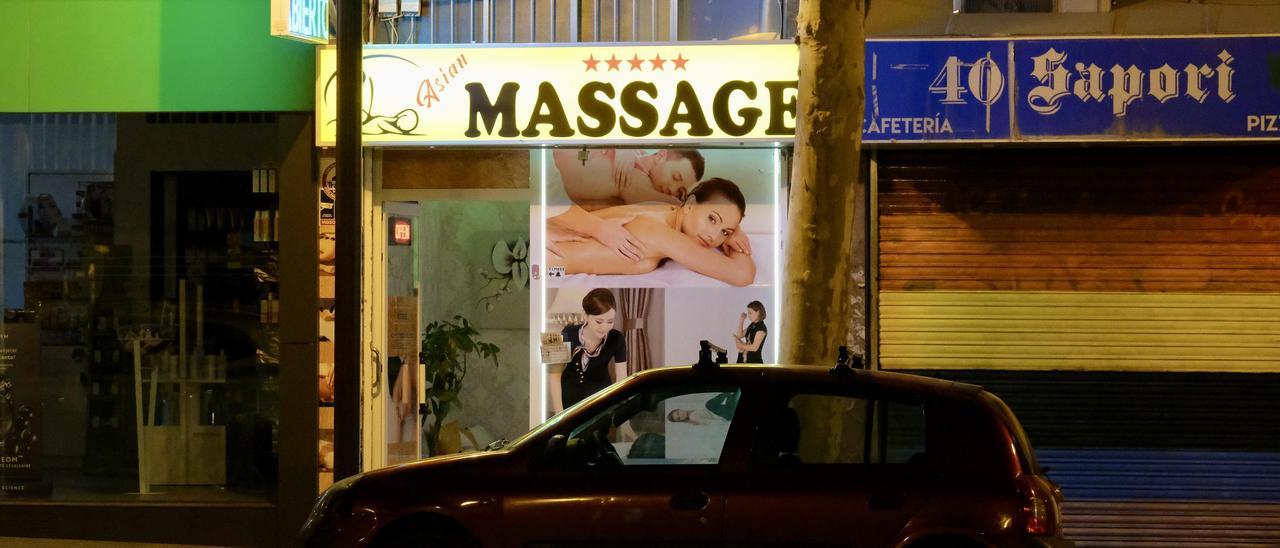 Un local de masaje chino en Marquès de la Sènia.