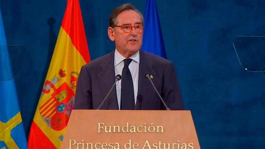 Inciarte &quot;Debemos esforzarnos para iluminar  el ámbito necesario de la sociedad en el que anida la concordia&quot;