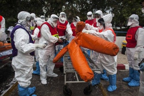 Personal de un hospital israelí durante un simulacro de un accidente radiactivo cerca de Tel Aviv.