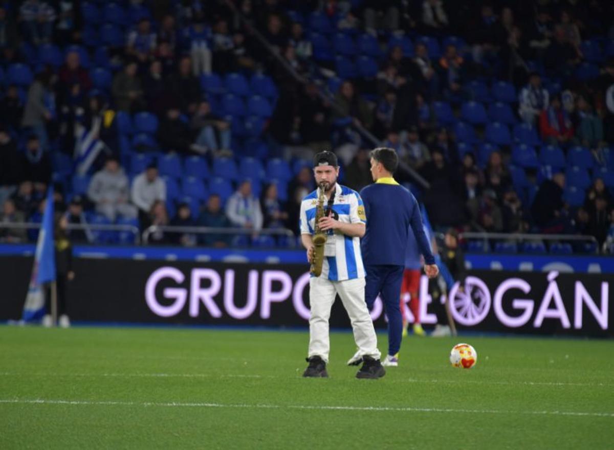 Entre la quedada frustrada y la magia de un Riazor pleno
