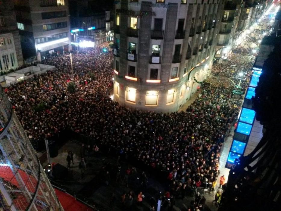 Ya es Navidad en Vigo: 10 milllones de luces para marcar una historia. // A. Villar | J. Lores | J. Álvarez | C. Delgado