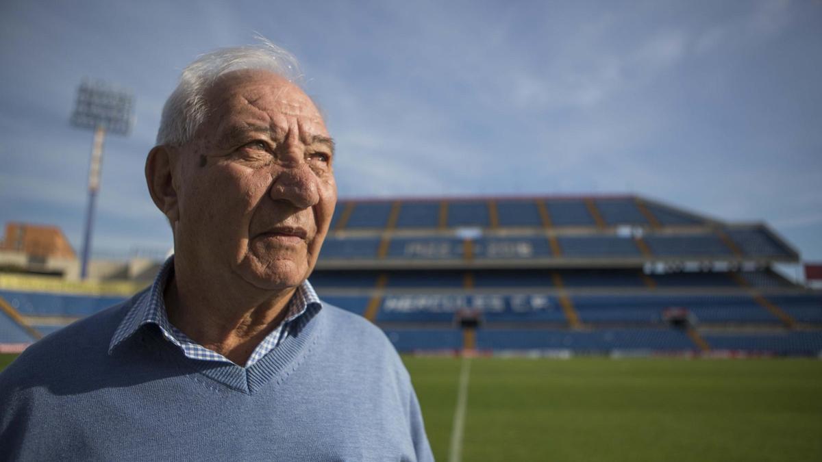 Carlos Jurado en una de sus últimas visitas al Rico Pérez.