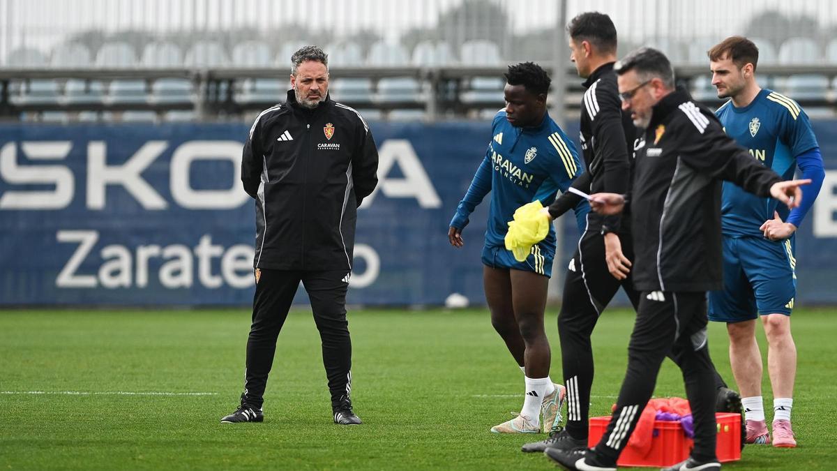 David Navarro, junto a Mawuli, Cuenca y Tasende, además de Néstor Pérez, en un entrenamiento.